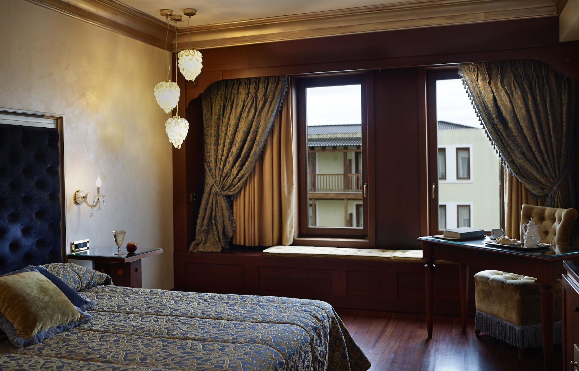 Grand Serai Congress And Spa Ioánina Exterior foto A room at the hotel